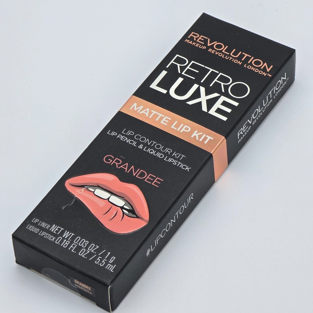 Makeup Revolution Retro Luxe Matte Lip Kit Grandee Lip Liner Liquid Lipstick